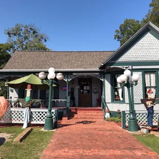 The front of the restaurant.