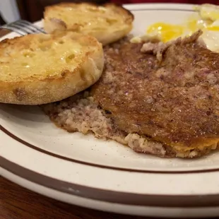 Gritwurst and two eggs