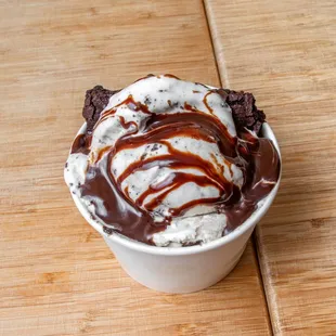 Bev&apos;s Brownie Sundae