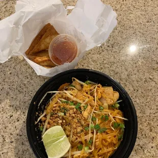 Pad Thai with crab/cream cheese wontons