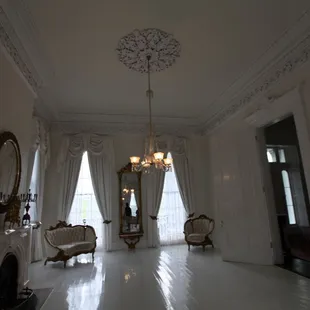 The Nottoway Planation, as seen on our Cajun Overnight package.