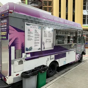 Food Truck outside of Zuckerberg Hospital at SF.