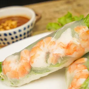shrimp and lettuce rolls