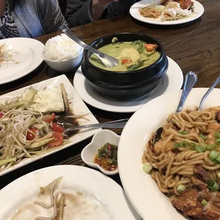 Geng Kiew Wan (Green Curry)
