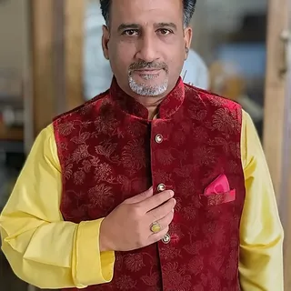 Naveed B.