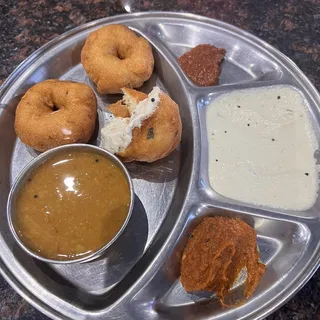 2 Piece Medhu Vada