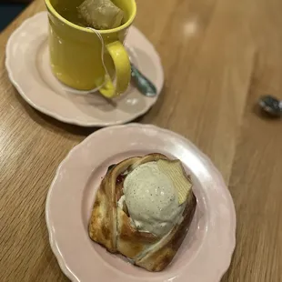 Apple crisp and hot tea for after meal dessert!