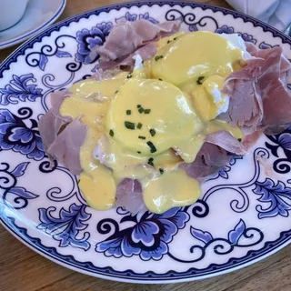 Eggs Benedict