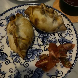 2 Empanadas