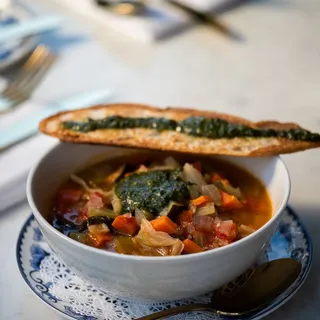Kale Minestrone con Pistou