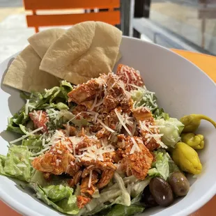 Delux salad with chicken