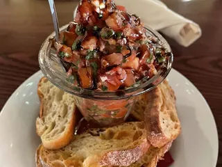 Bucci's J Bella