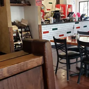 Dining room and where u order