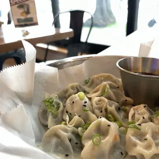 Vegetable Dumplings (12pc)