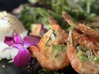 Leahi Bar & Grill