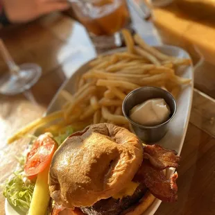 Cheeseburger and fries