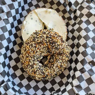 Everything bagel w. Cream cheese
