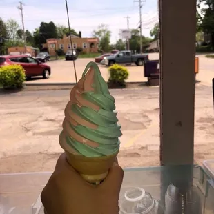 Bubble gum and cotton candy swirl. This is a &quot;small&quot;.