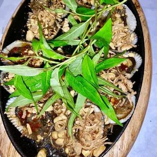 41:grilled bloody clam with butter