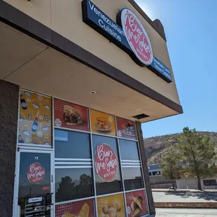 the outside of a restaurant