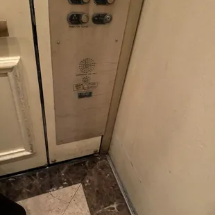 Gross elevator