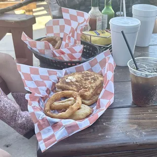 I forgot the sandwich my sister ordered and onion rings