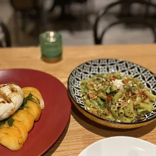 Heirloom tomatoes with burrata and pesto pasta