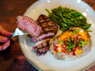 Lazlo's Brewery & Grill