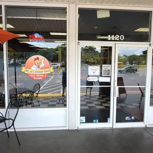 the outside of the restaurant