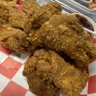 The six pieces of wings-3 flats, 3 drums
