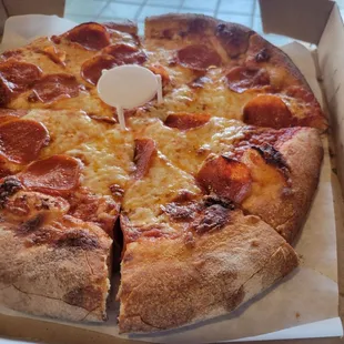 Pepperoni pizza (well done)