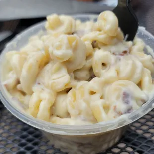 Bacon mac &amp; cheese - SO good!