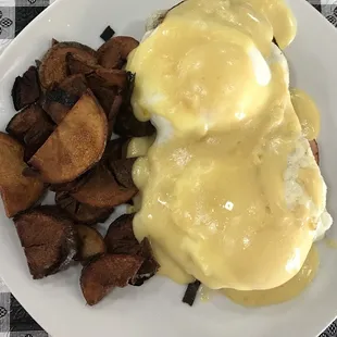 Traditional Benedict (ordered home fries extra crispy bc I like them that way)