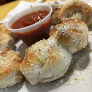 Garlic knots
