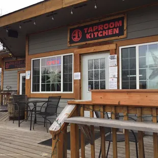 taproom kitchen...that's enough of an invitation for me!