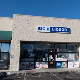 the front of a liquor store