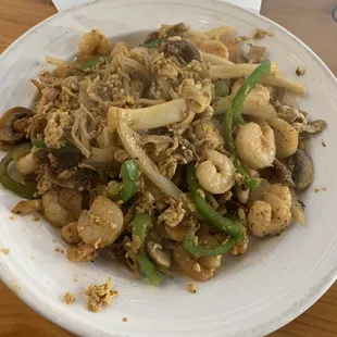 My cooked bowl of veggies and chicken, steak, and shrimp!