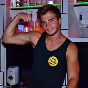 Ben ( bartender)