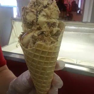 Double dip waffle cone