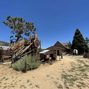 Gold panning machine