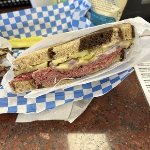 Marble Ryebread, so soft with pastrami and special sauce
