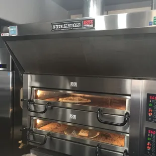 Their oven rocks and makes the best tasting Neo New Yorker pizzas !