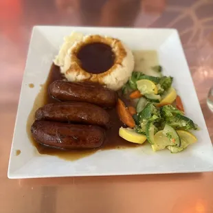 Bangers N &apos; Mash