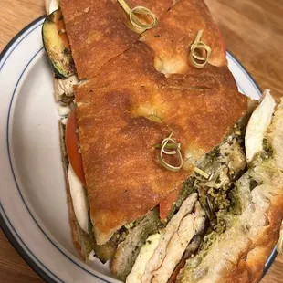 chicken pesto veggie sandwich
