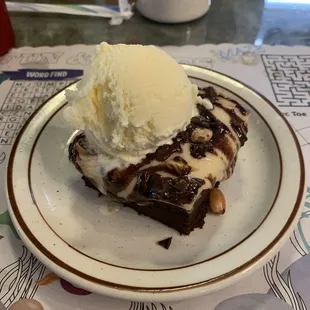 Peanut butter fudge brownie. We asked for it to be warmed up and added ice cream. Delicious.