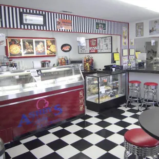 Lots of food and ice cream choices to choose from.