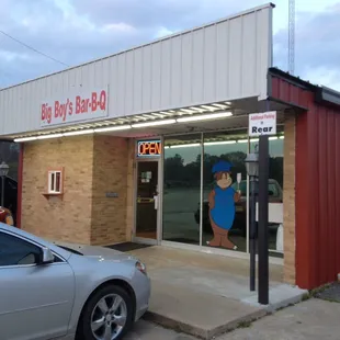 Big Boys BBQ. No frills, just good eats!
