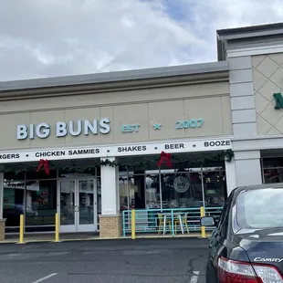 Exterior of Vienna shop - right off Maple Ave