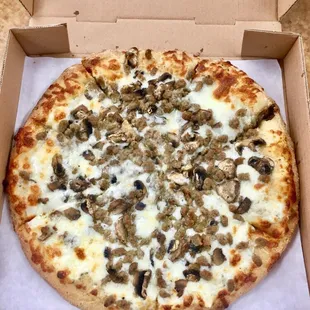 Pizza at 9:00 am ! Oh ya !