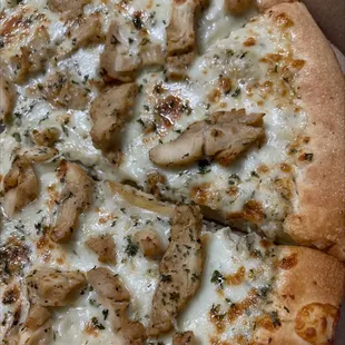 Chicken Alfredo Pizza